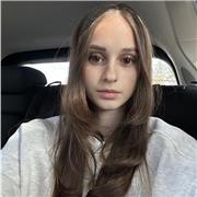 17-jährige Schülerin, welche dieses Jahr ihr Abitur absolviert. Die Nachhilfestunden werden auf die Bedürfnisse des Kindes angepasst